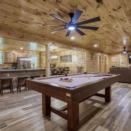 Hidden Creek, Pool Table, Hot Tub, 1089 Free Tickets Each Paid Day, Dollywood And More Gatlinburg Buitenkant foto