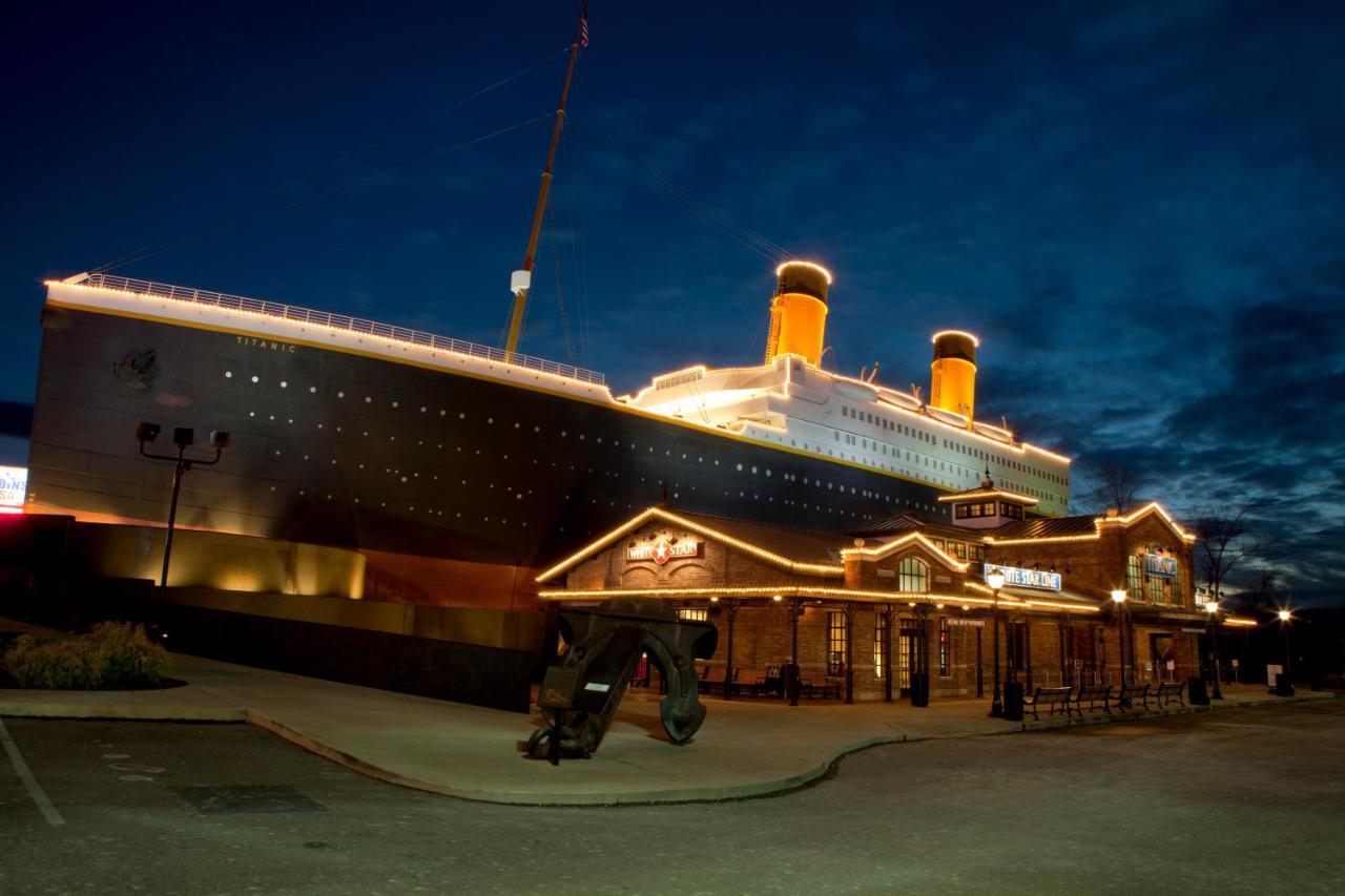 Hidden Creek, Pool Table, Hot Tub, 1089 Free Tickets Each Paid Day, Dollywood And More Gatlinburg Buitenkant foto