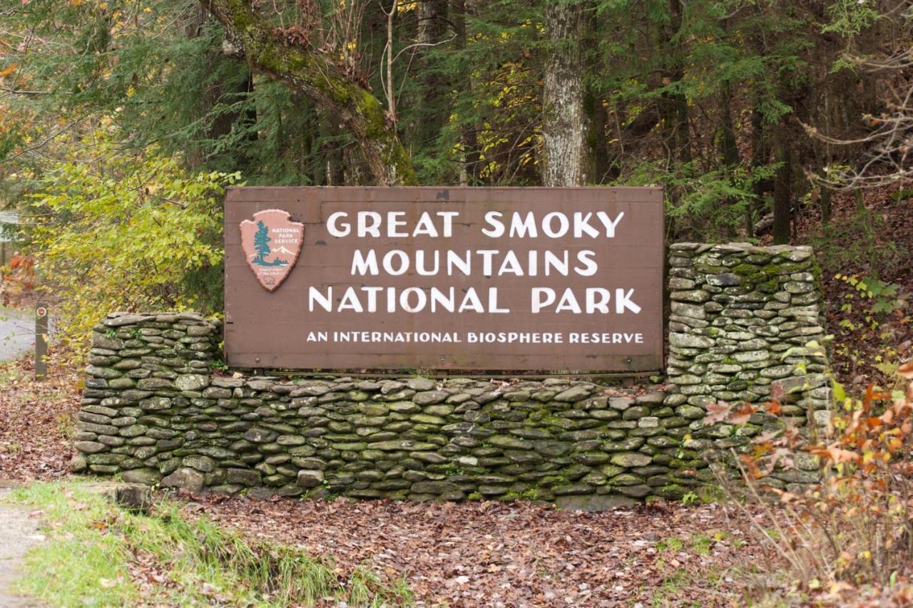 Hidden Creek, Pool Table, Hot Tub, 1089 Free Tickets Each Paid Day, Dollywood And More Gatlinburg Buitenkant foto