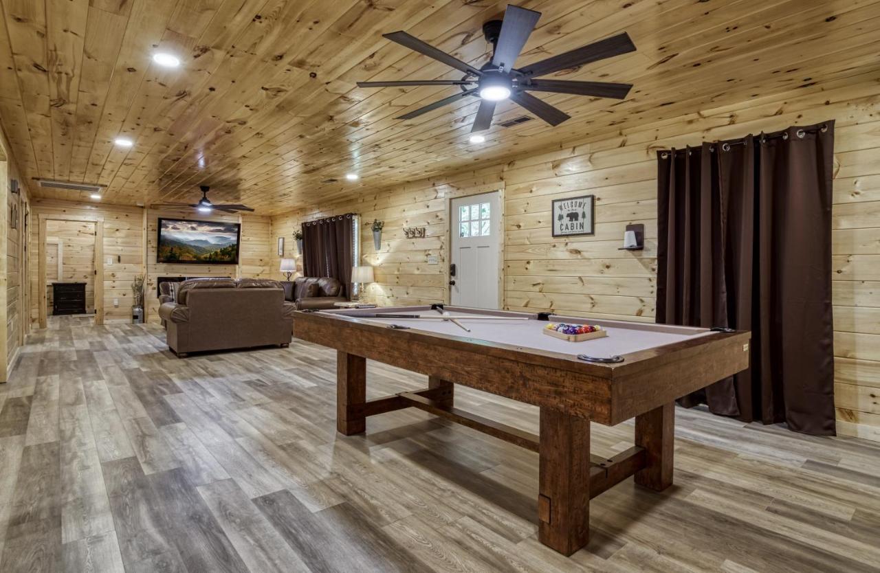 Hidden Creek, Pool Table, Hot Tub, 1089 Free Tickets Each Paid Day, Dollywood And More Gatlinburg Buitenkant foto
