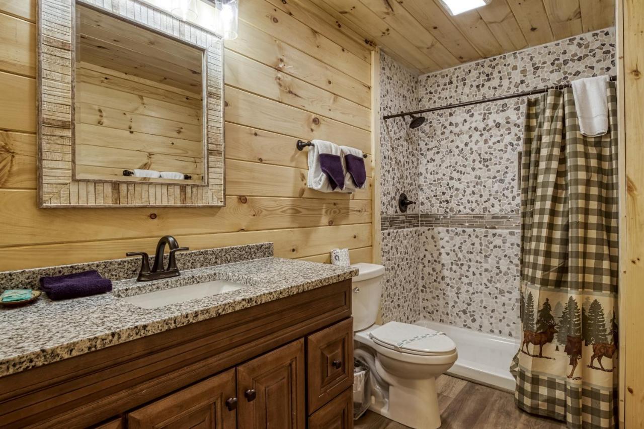 Hidden Creek, Pool Table, Hot Tub, 1089 Free Tickets Each Paid Day, Dollywood And More Gatlinburg Buitenkant foto