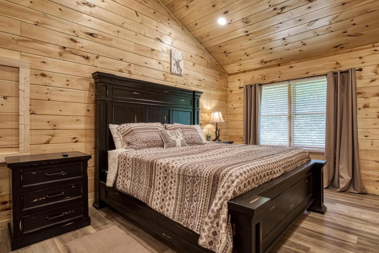 Hidden Creek, Pool Table, Hot Tub, 1089 Free Tickets Each Paid Day, Dollywood And More Gatlinburg Buitenkant foto